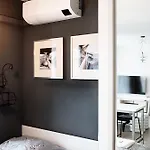 Skyline Designer Flat, Ac & 24-7 Reception Apartment