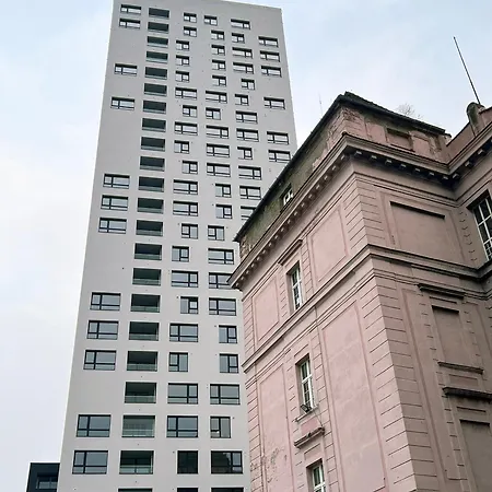 Skyline Flat Near Center By Richies Apartmán *