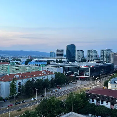 Apartment Skyline Designer Flat, Ac & 24-7 Reception Bratislava