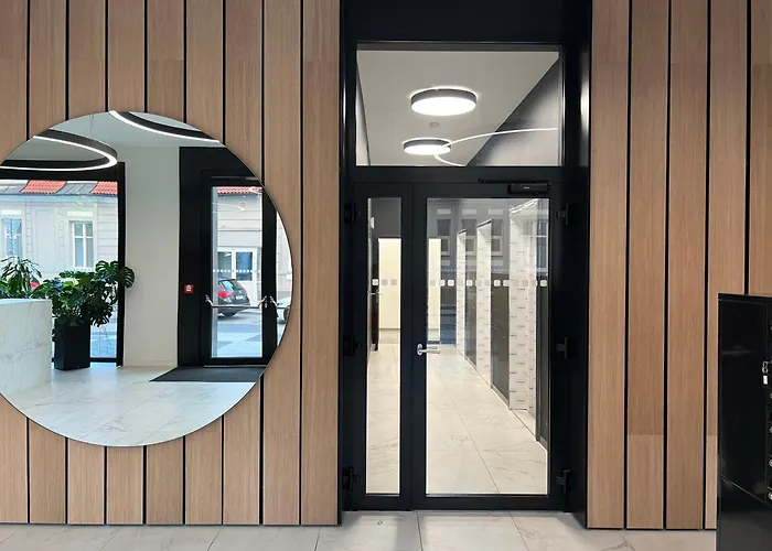 Skyline Flat Near Center By Richies Bratislava