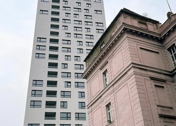 Skyline Designer Flat, Ac & 24-7 Reception 아파트 *