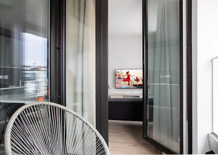 Skyline Designer Flat, Ac & 24-7 Reception * Pozsony